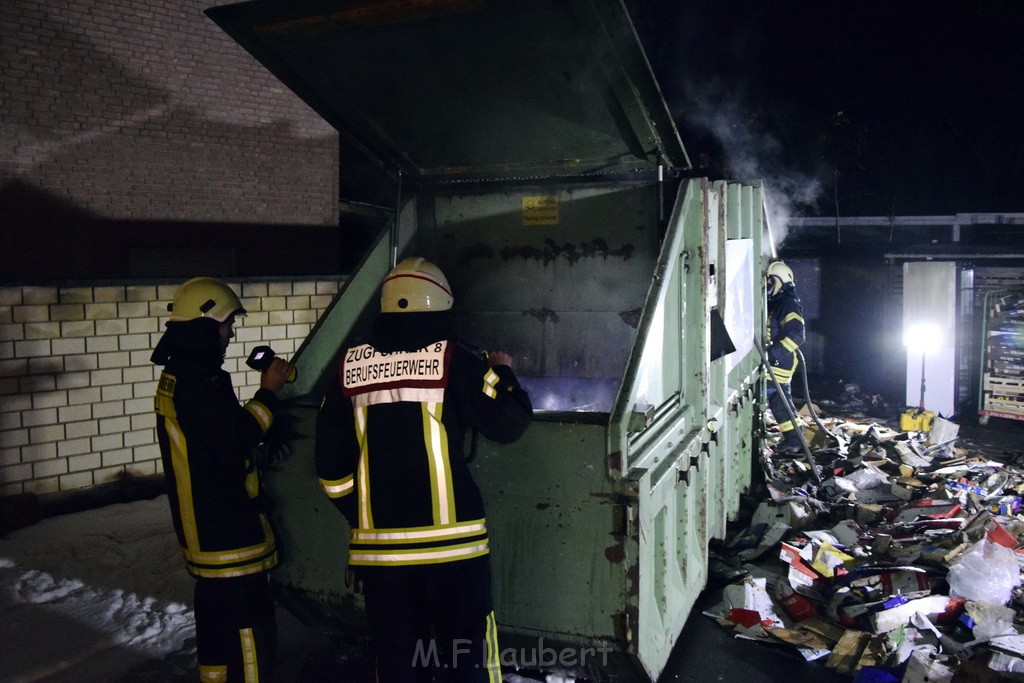 Feuer Papp Presscontainer Koeln Hoehenberg Bochumerstr P408.JPG - Miklos Laubert